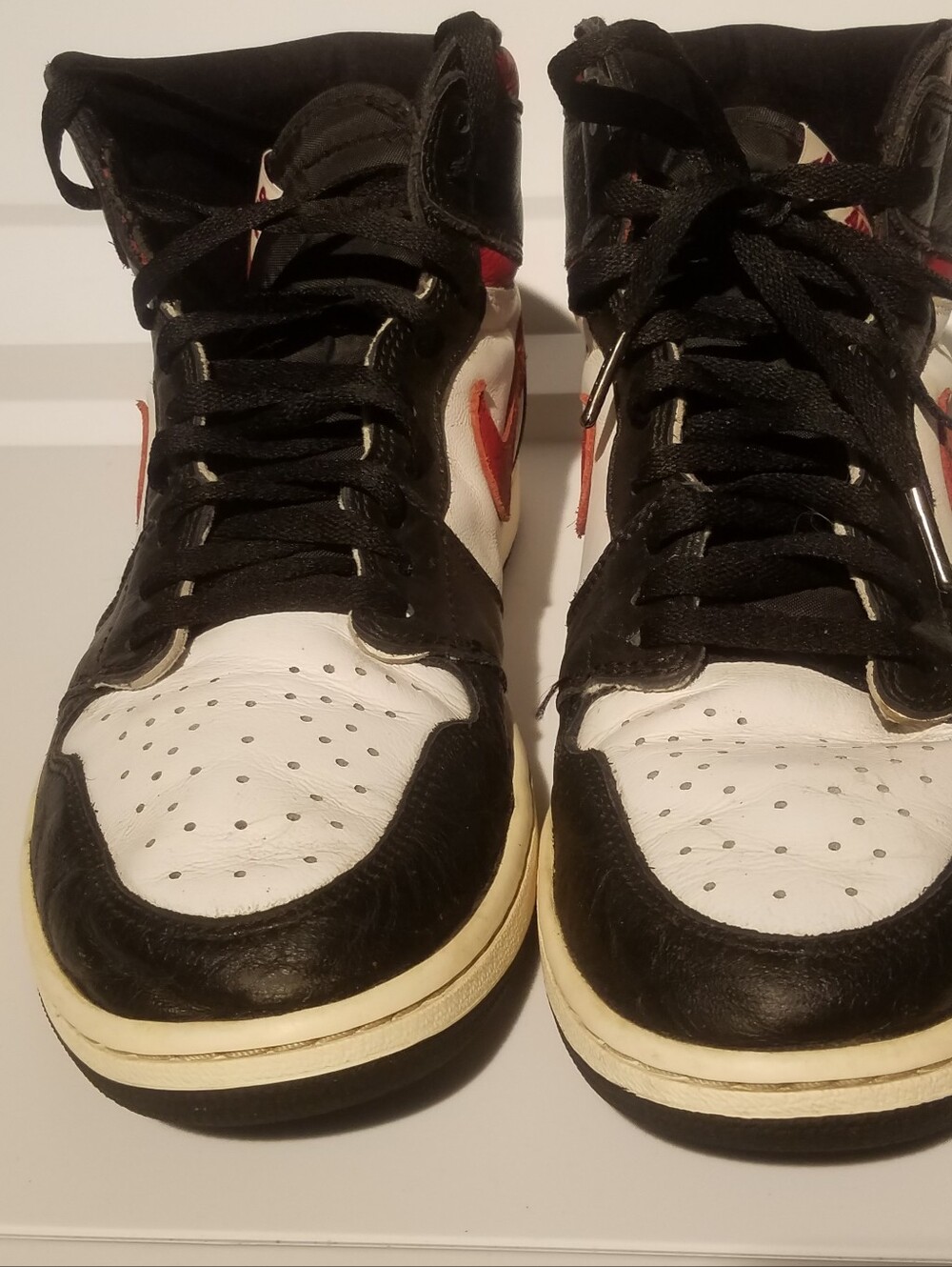 Nike Air Jordan 1 Retro High Men Size 12 555088-061 Black Gym Red White Shoes - Picture 2 of 8